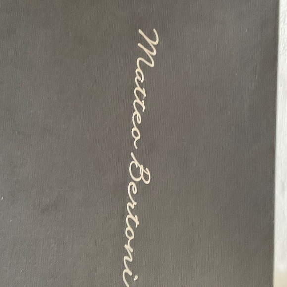 Shoes - Picture 1 of 7